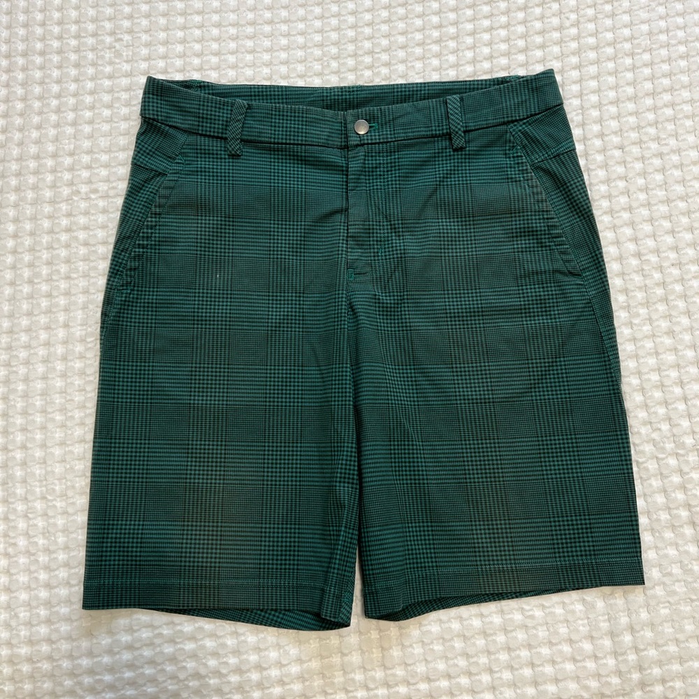 Lululemon 36 Men’s Green Plaid Flat Front Shorts